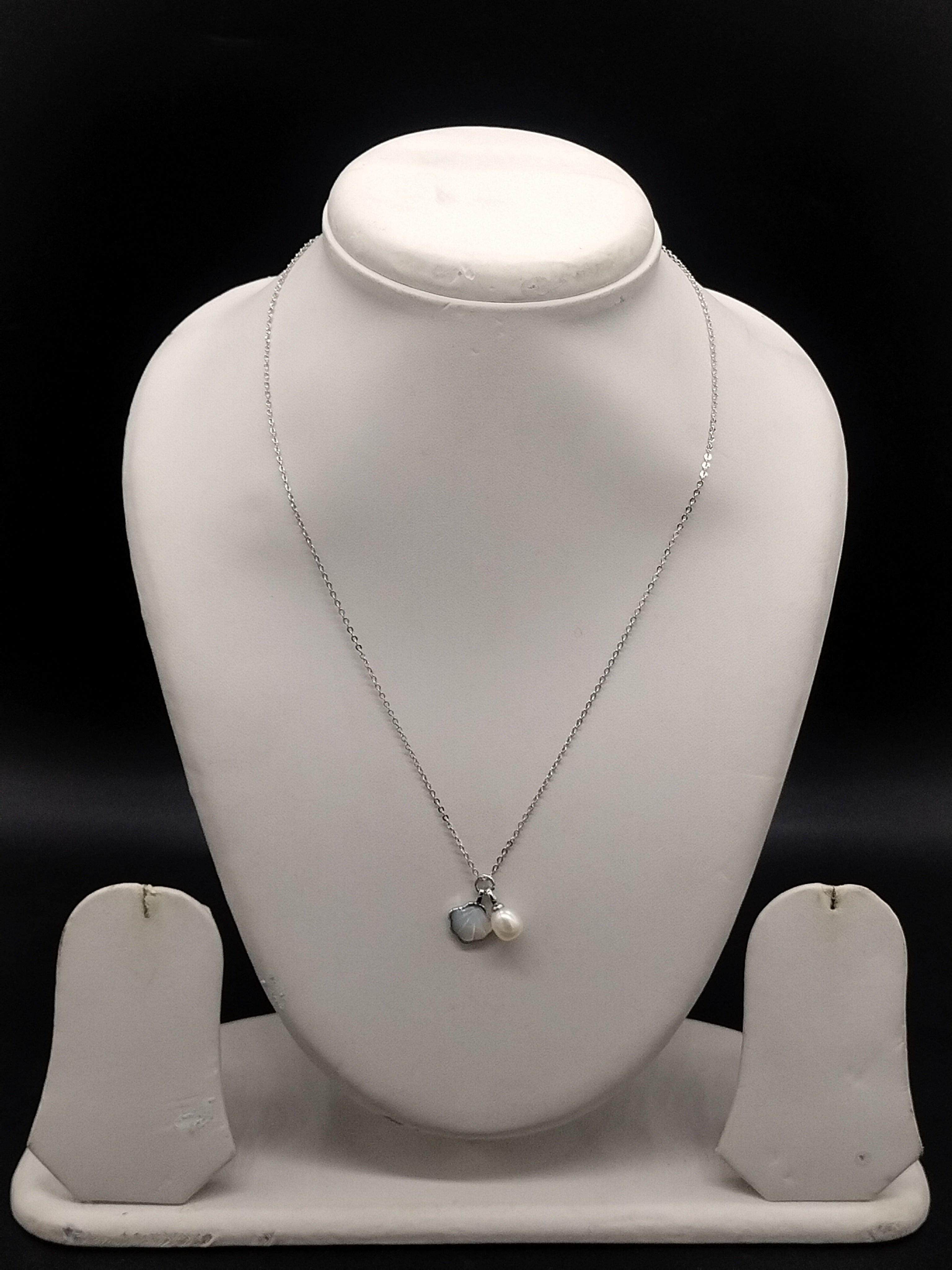 Silver pearl charm pendant chain necklace for women