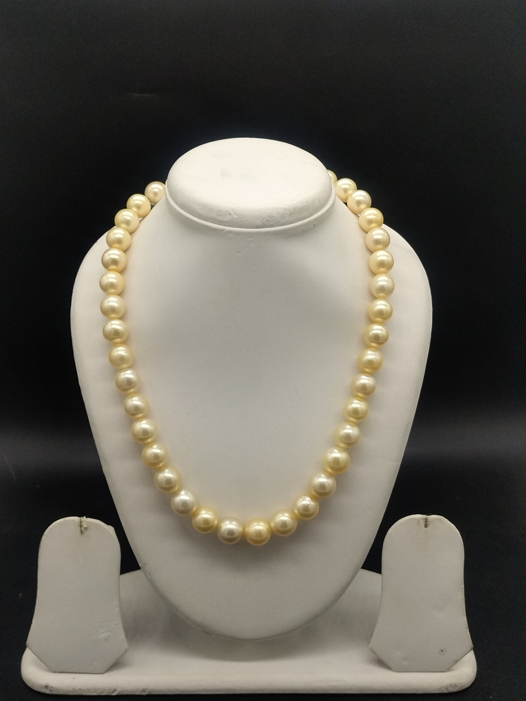 South Sea golden round pearl one-line mala