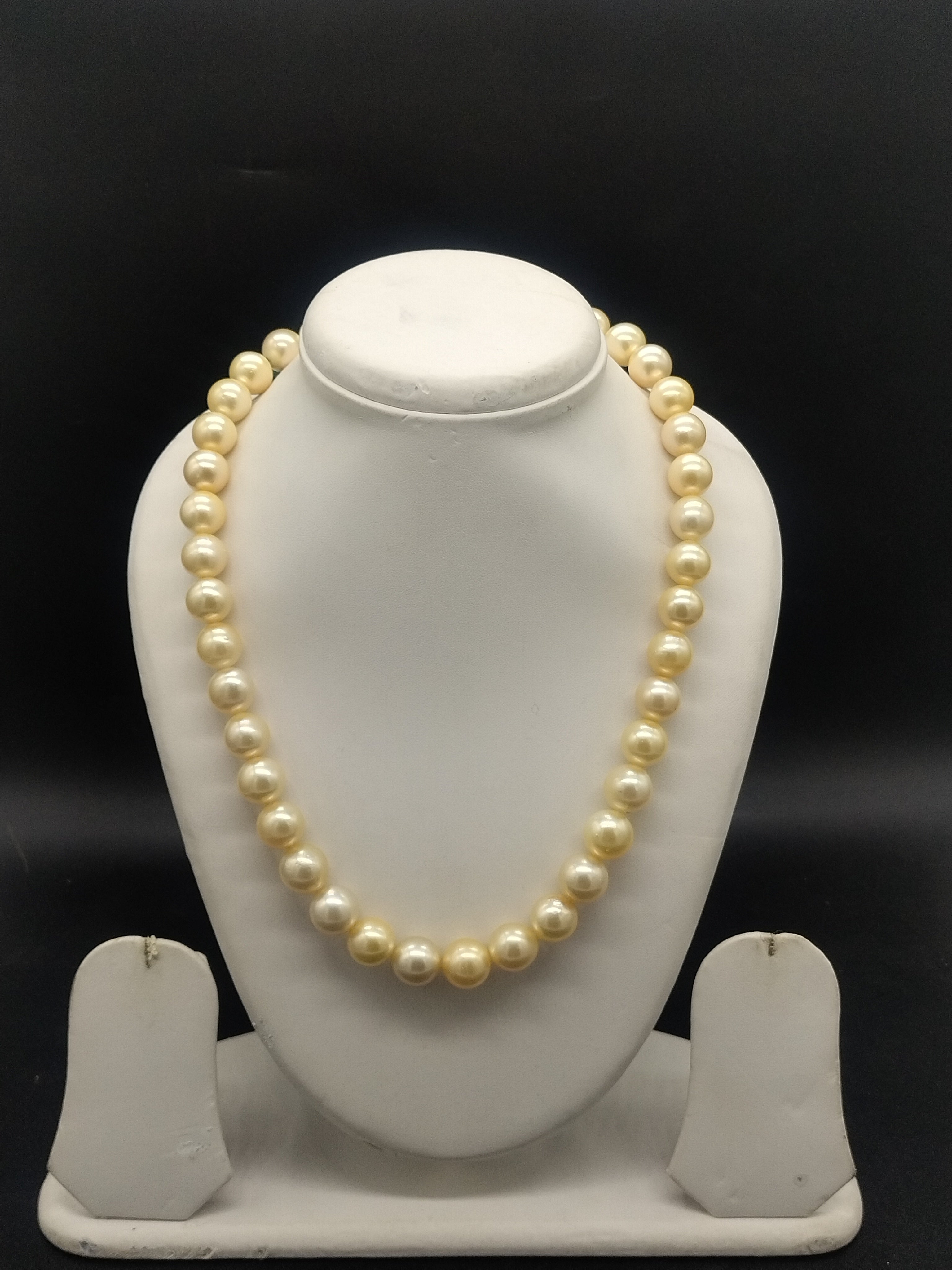 South Sea golden round pearl one-line mala