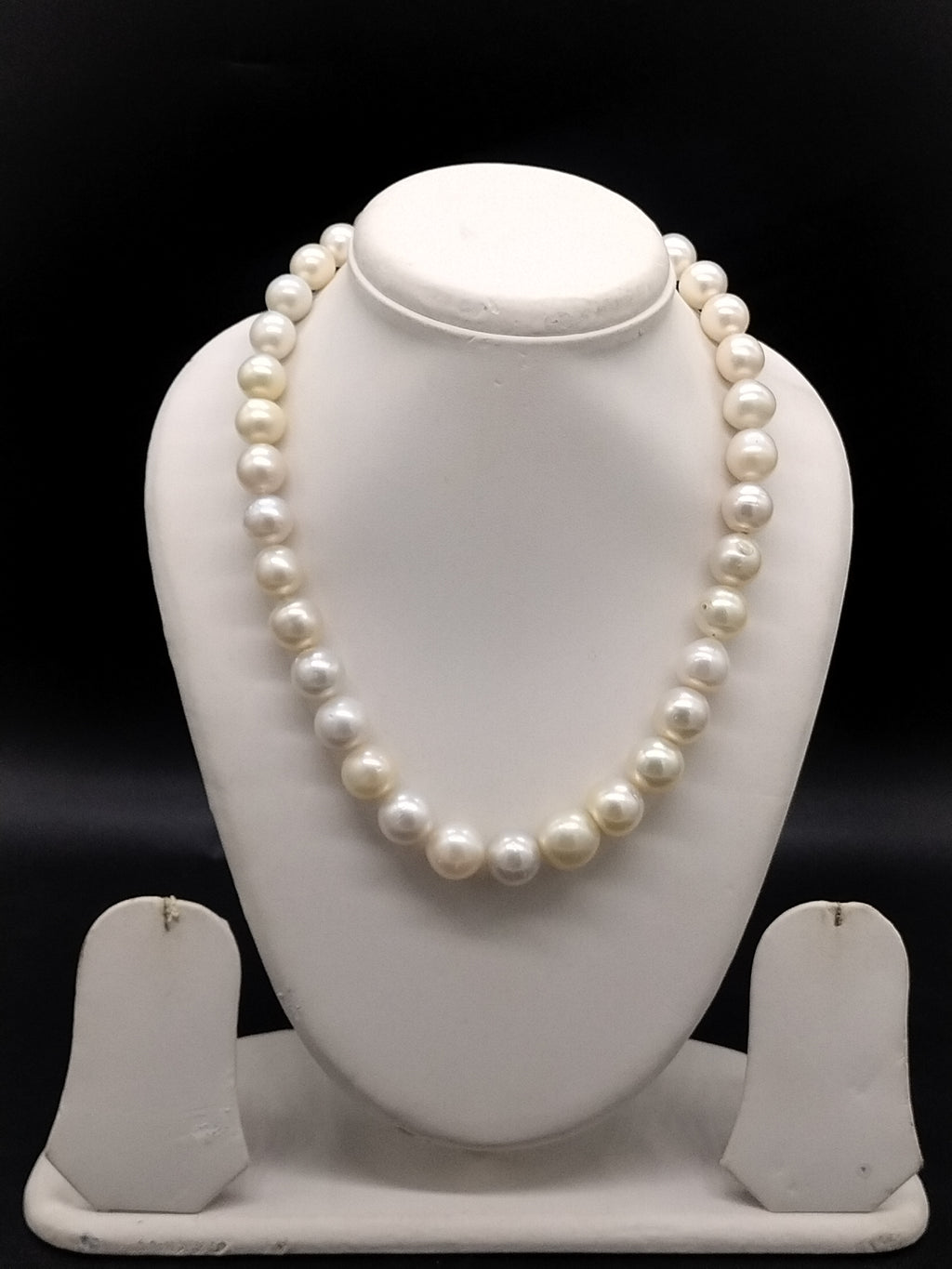 South Sea white round pearl one-line mala