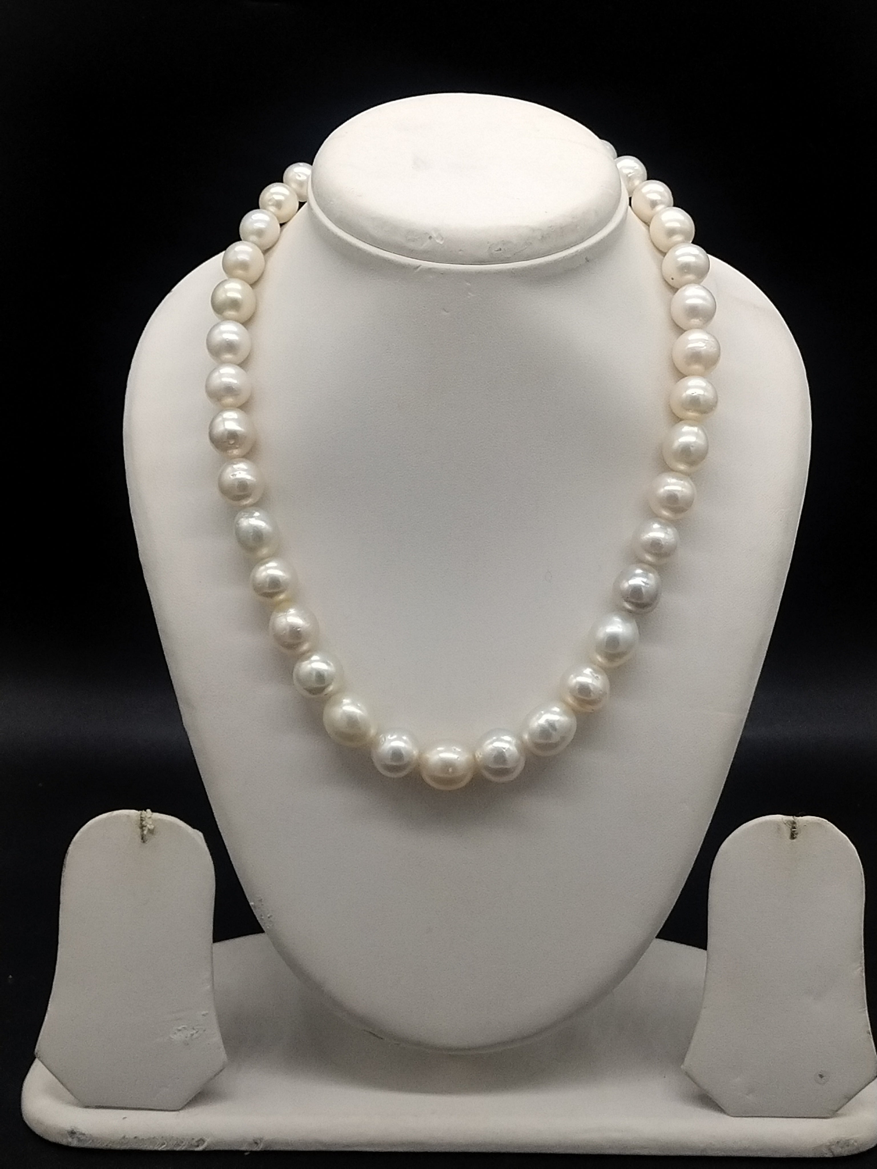 South Sea white round pearl one-line mala