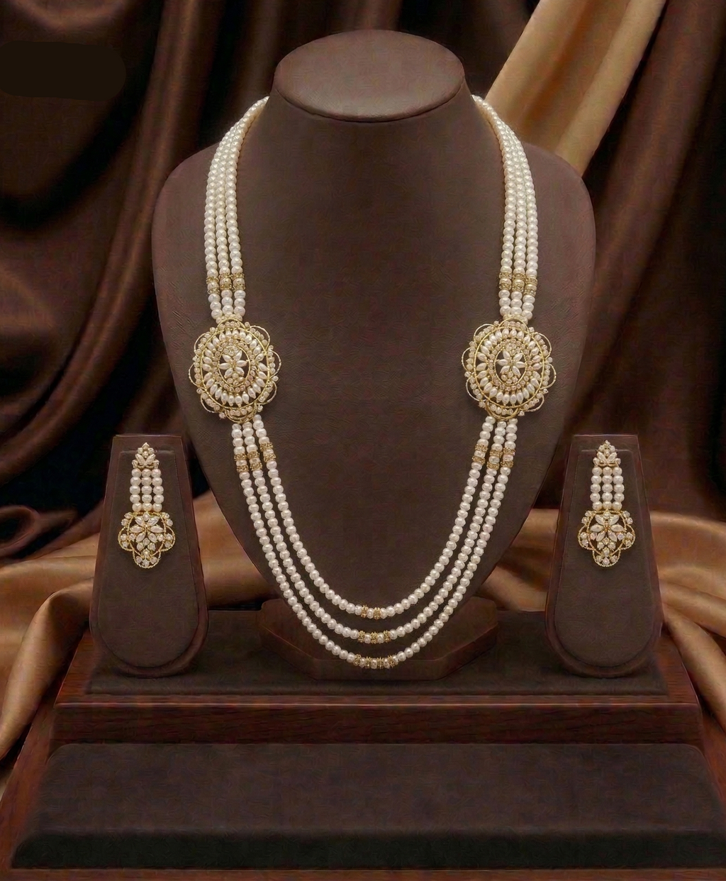 Three-Line Freshwater Pearl Medallion Broach Set for Women