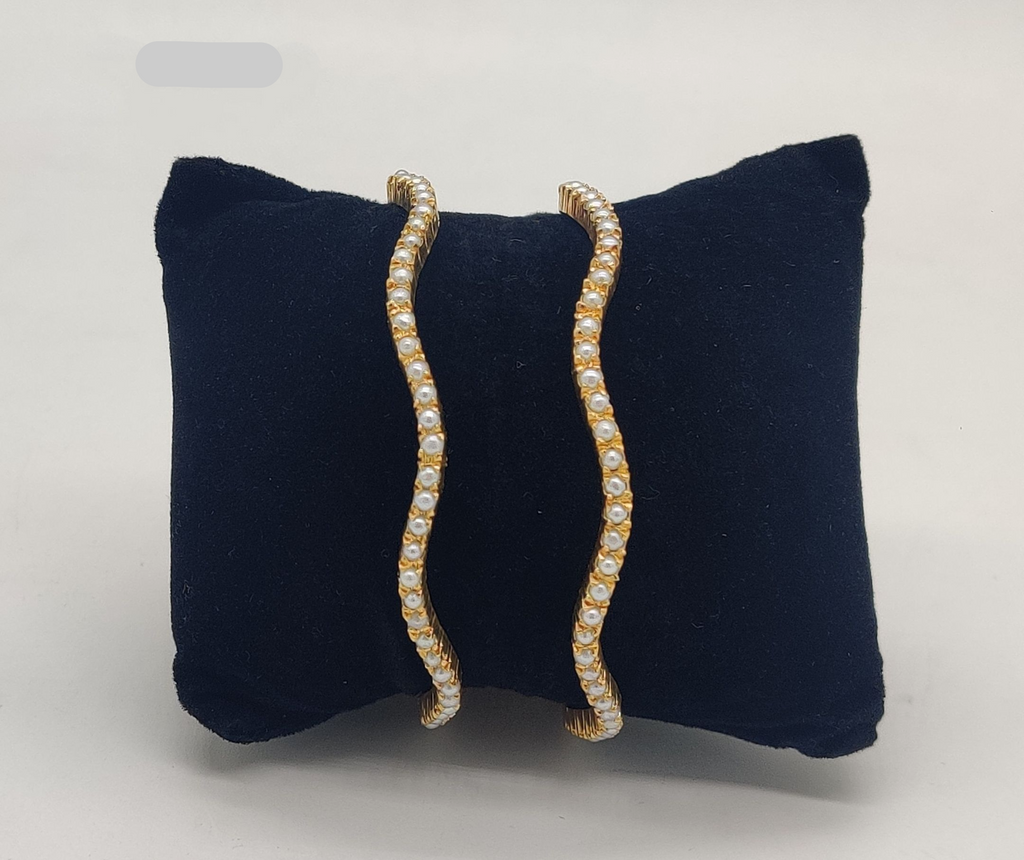 Wavy Pearl Delight Bangles