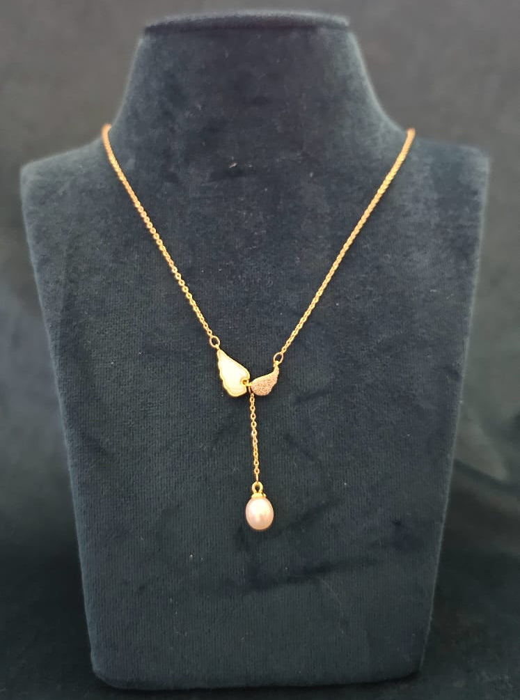 Elegant Gold-Toned Alloy Necklace with Pearl Drop
