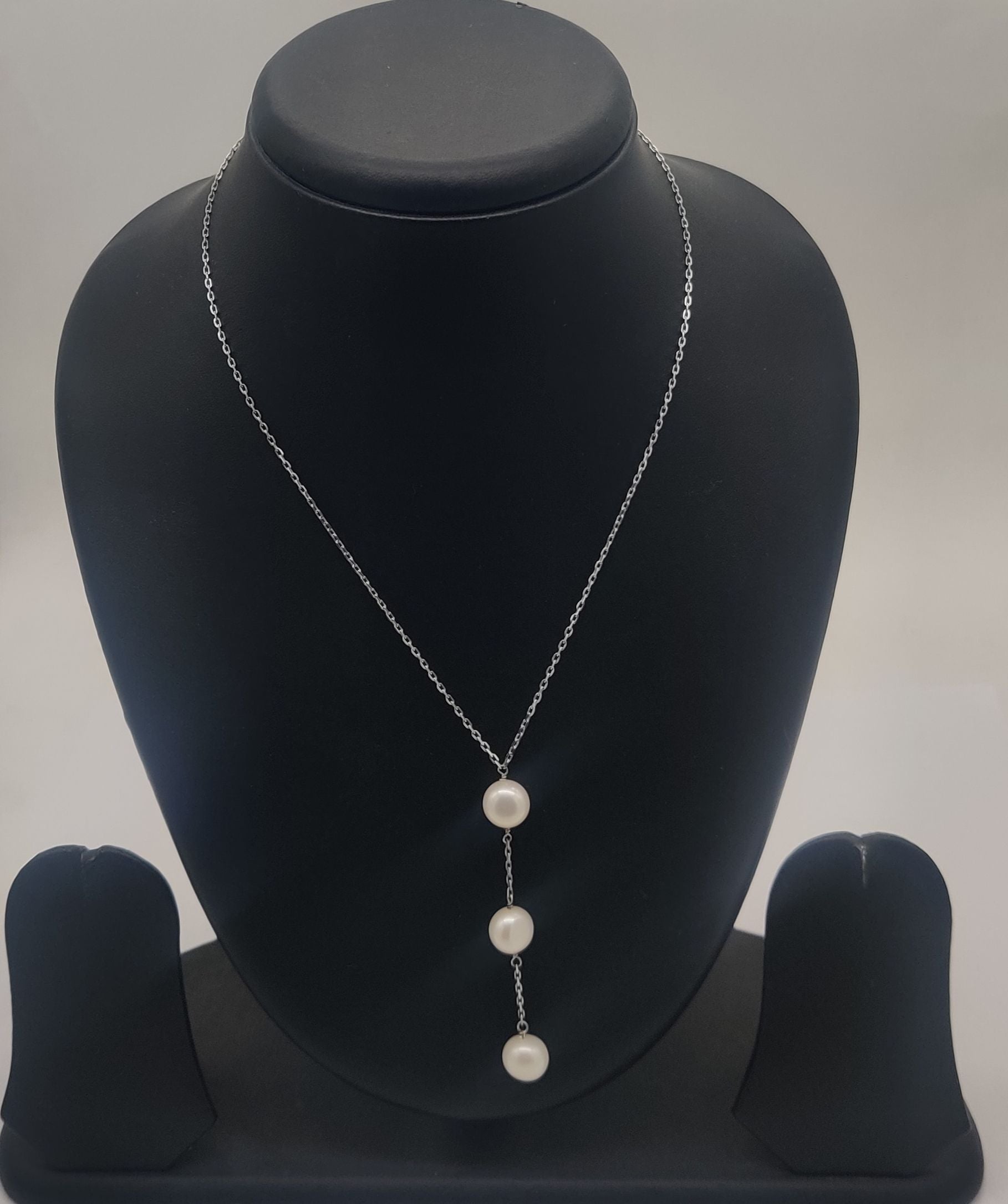 classic trio pearl drop 925 silver chain with three graduated white pearls