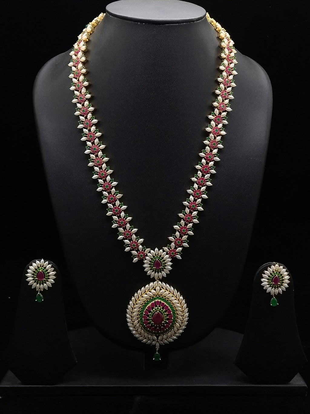 long-pearl-haar-ruby-emerald-floral-medallion-set3