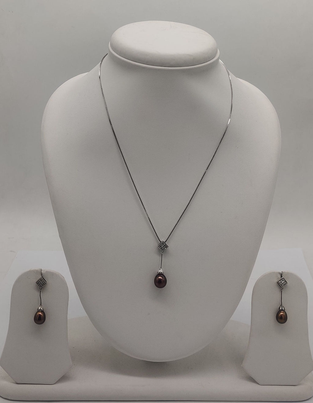 noir pearl drop elegance 925 silver chain with dark pearl drops and square accents