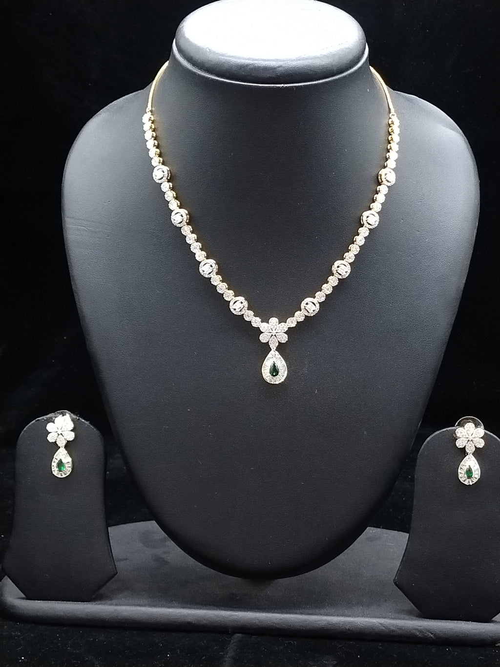 Fancy necklace set