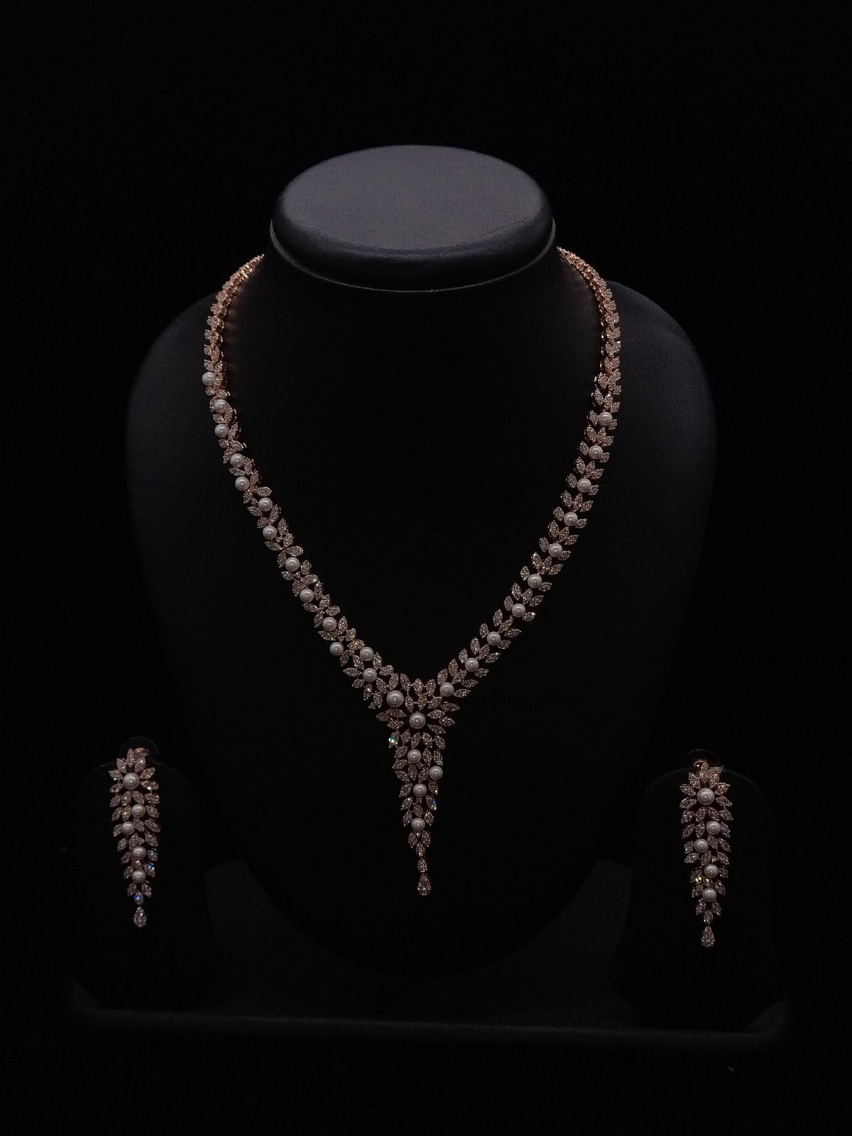 Fancy necklace set