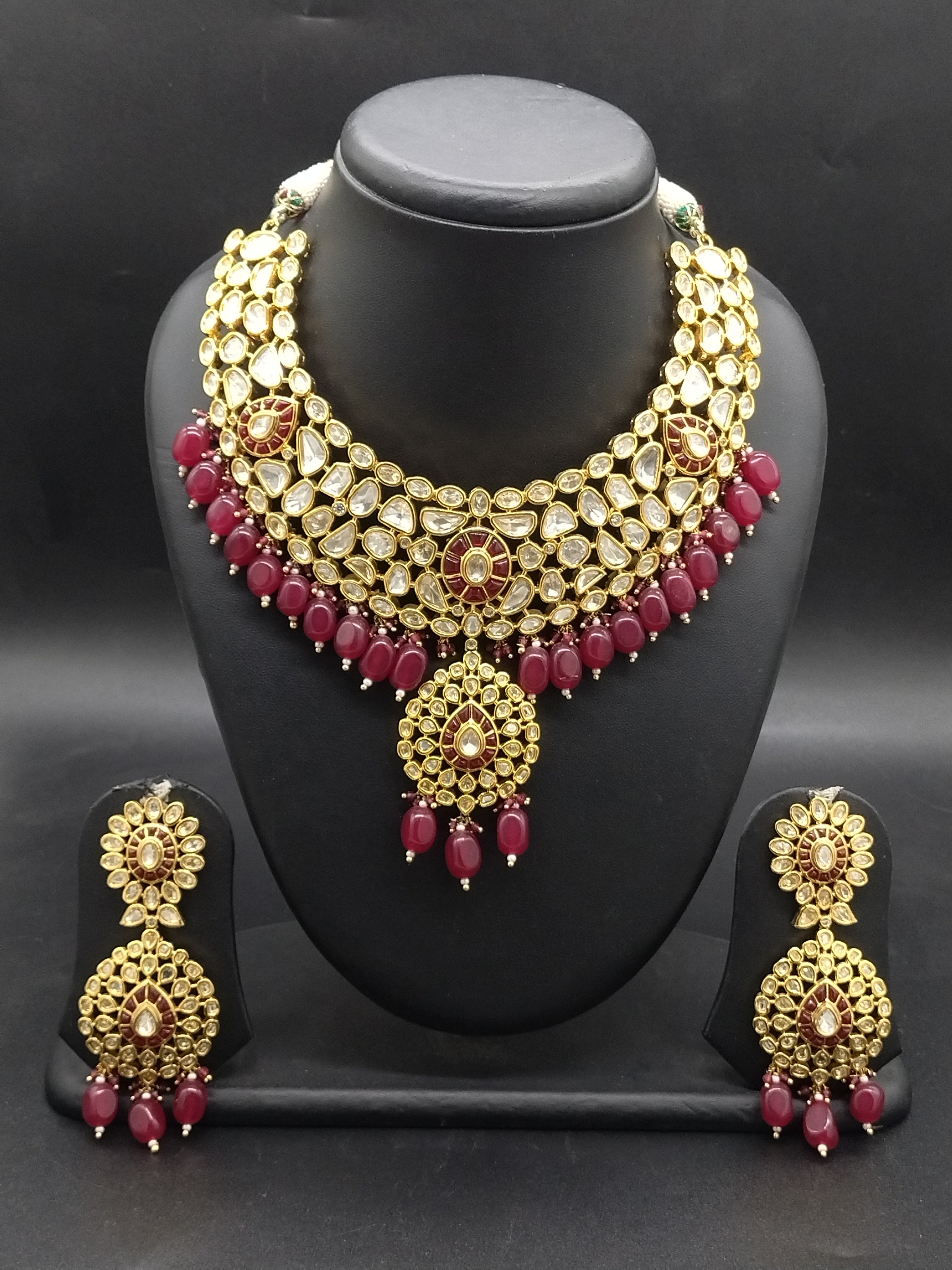 Fancy necklace set