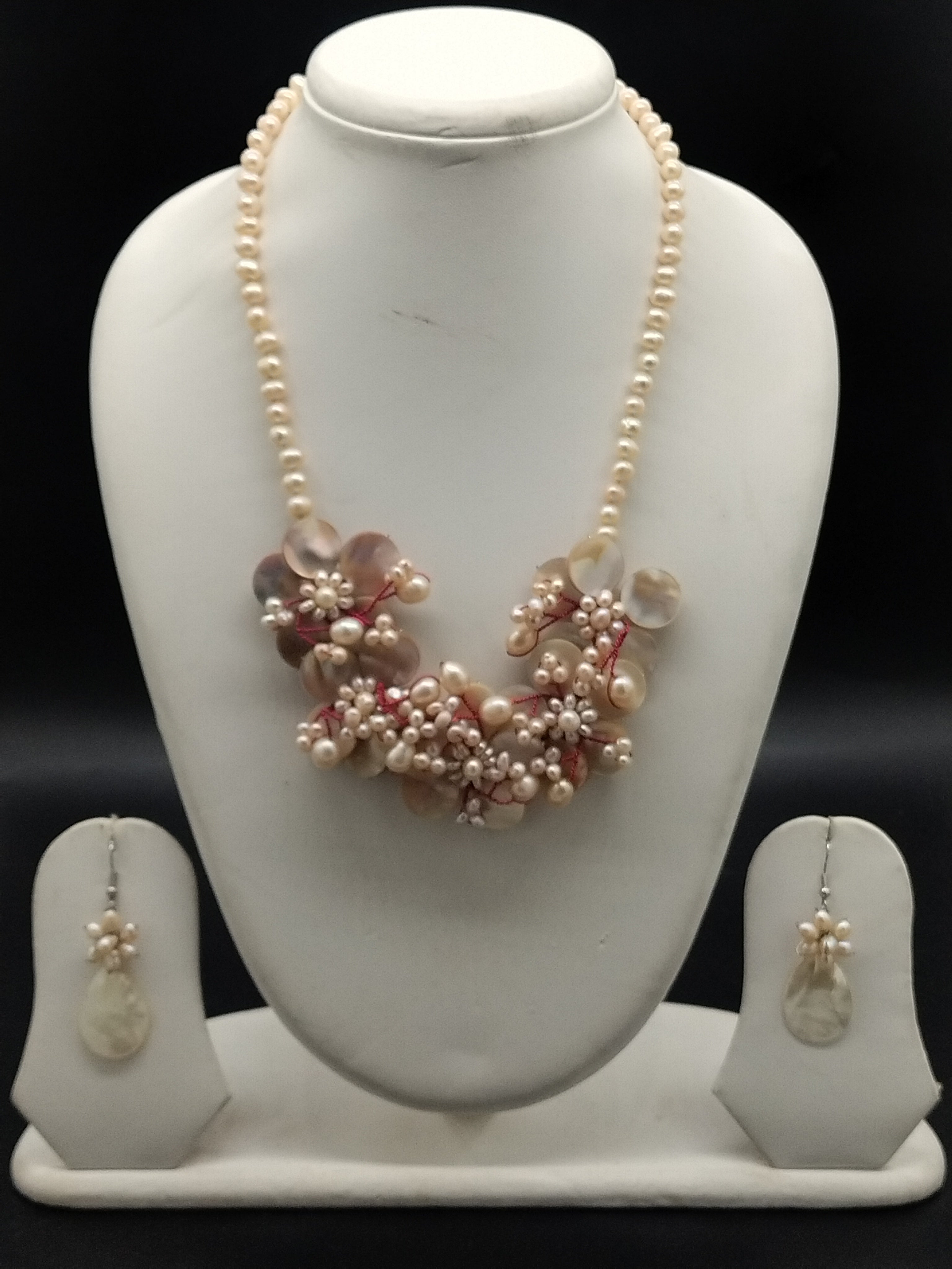 Pearls necklace