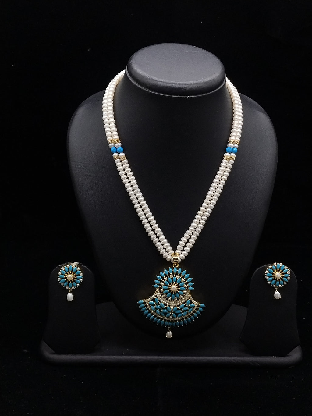 The Turquoise Arch: 2-Line Flat Pearl Necklace with Turquoise Stone Medallion Set