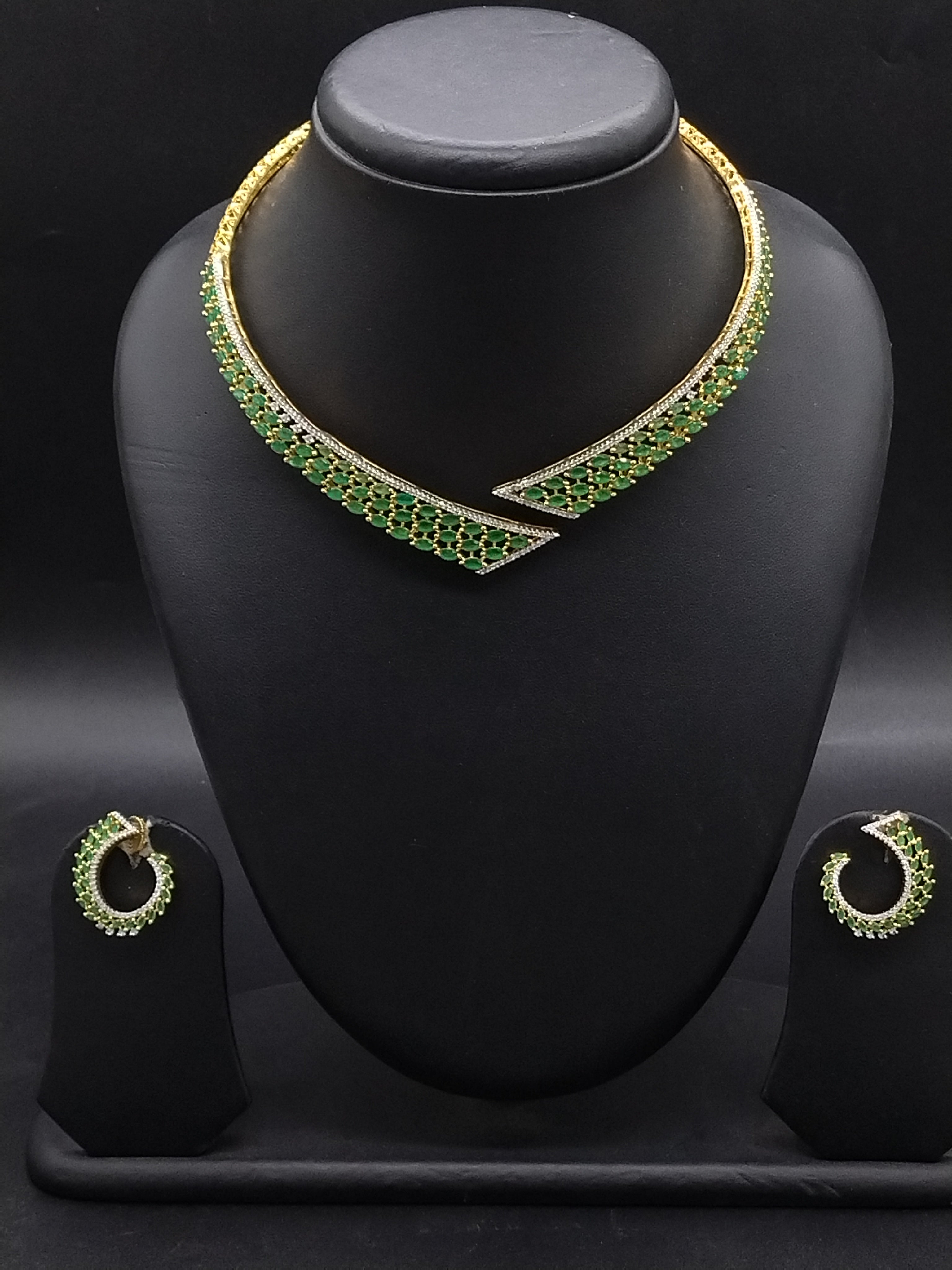 Fancy necklace set