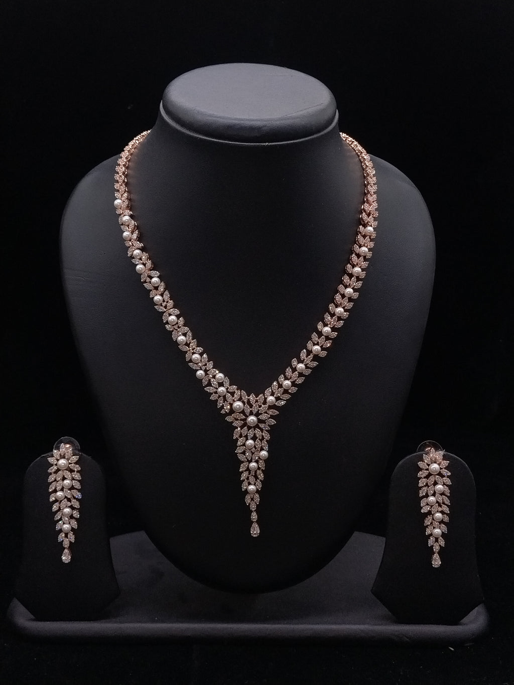 Fancy necklace set