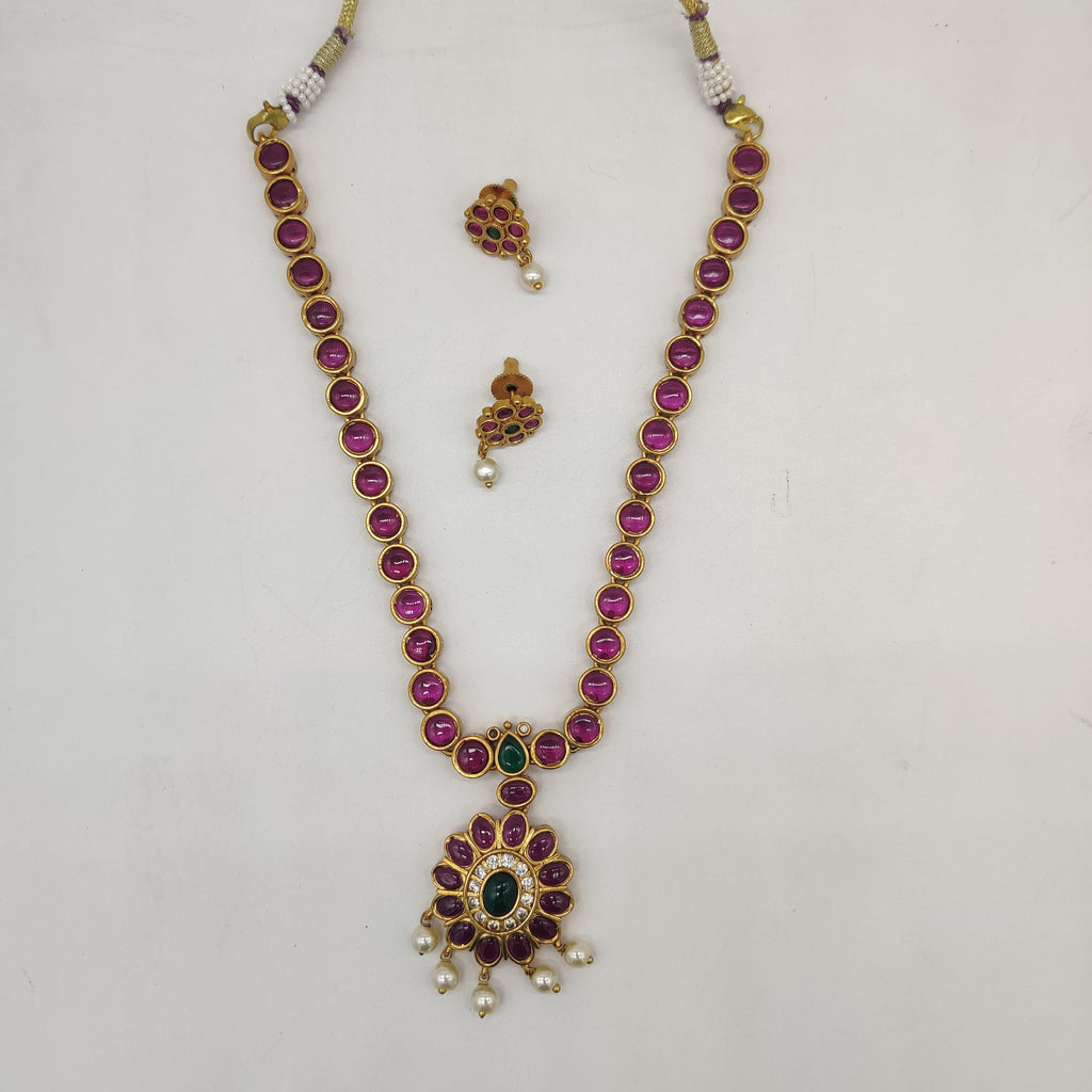 Red Necklace Set