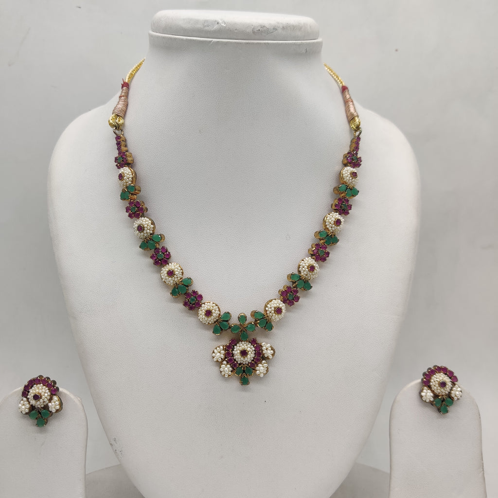 Multicolour Pearls Necklace Set
