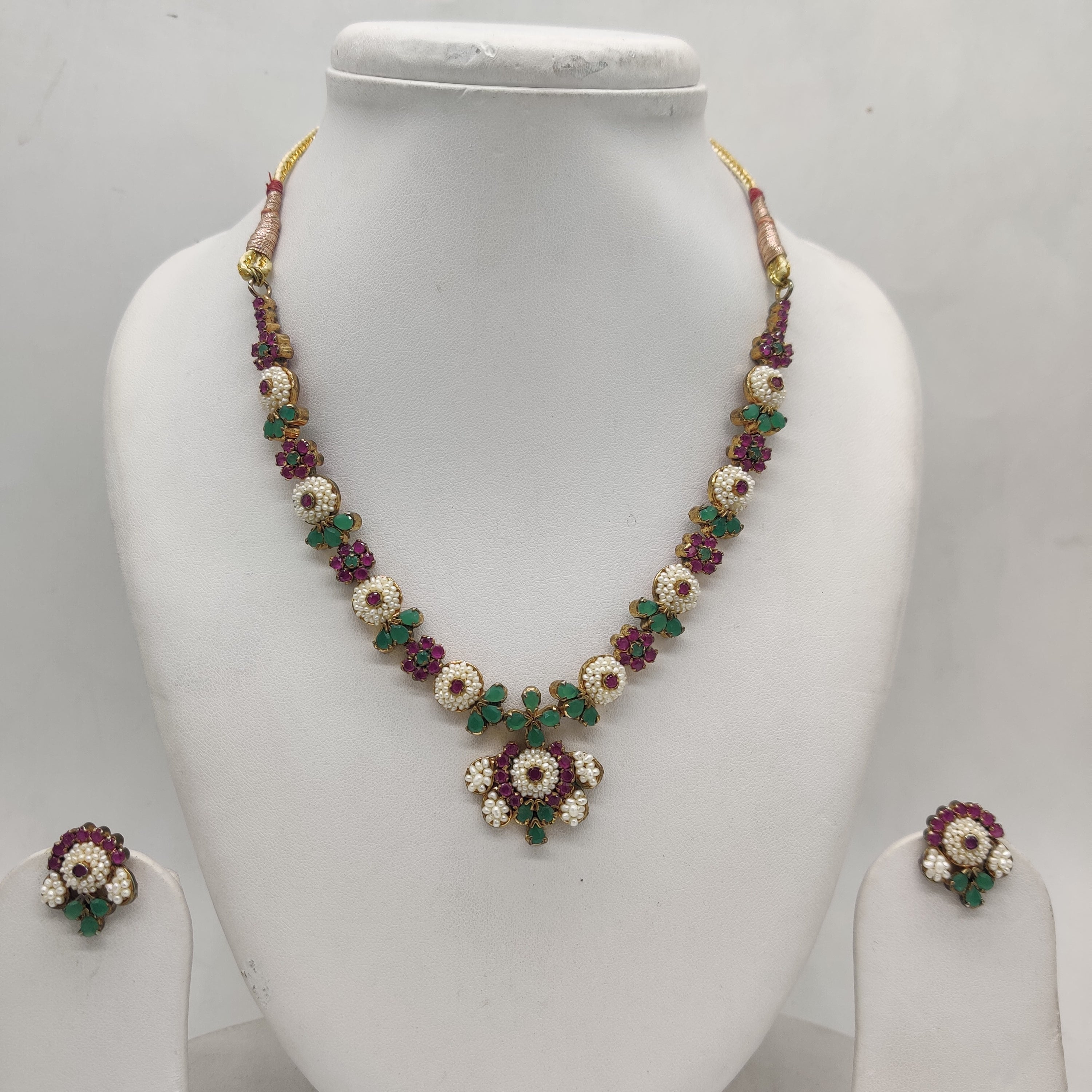 Multicolour Pearls Necklace Set
