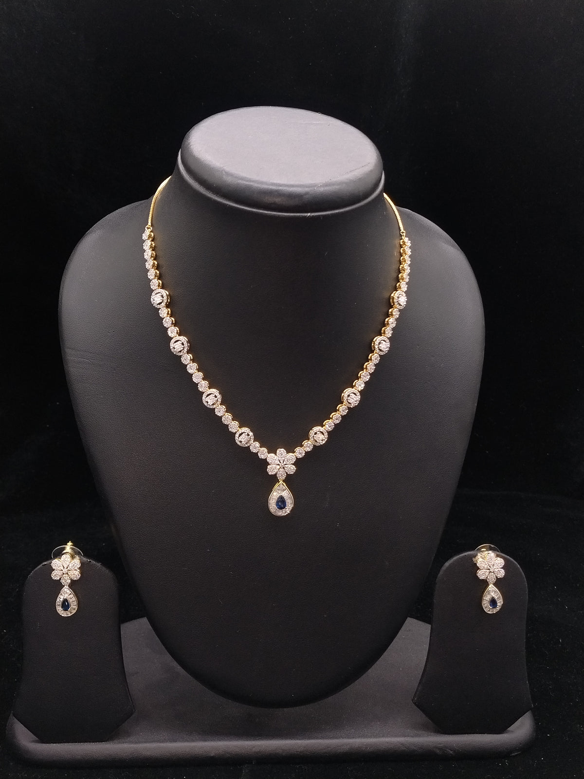 Fancy necklace set
