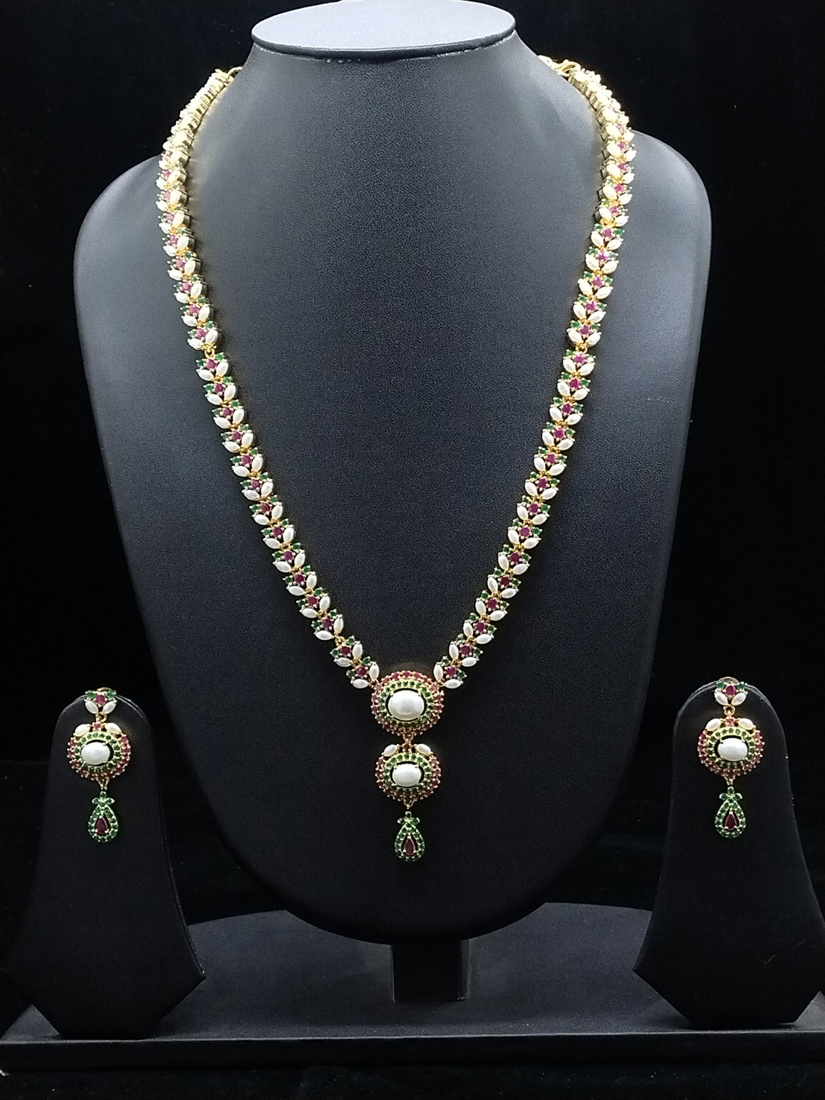 Royal Heritage Rice Pearl Long Garland Haar with Ruby & Green Stone Drop Earrings