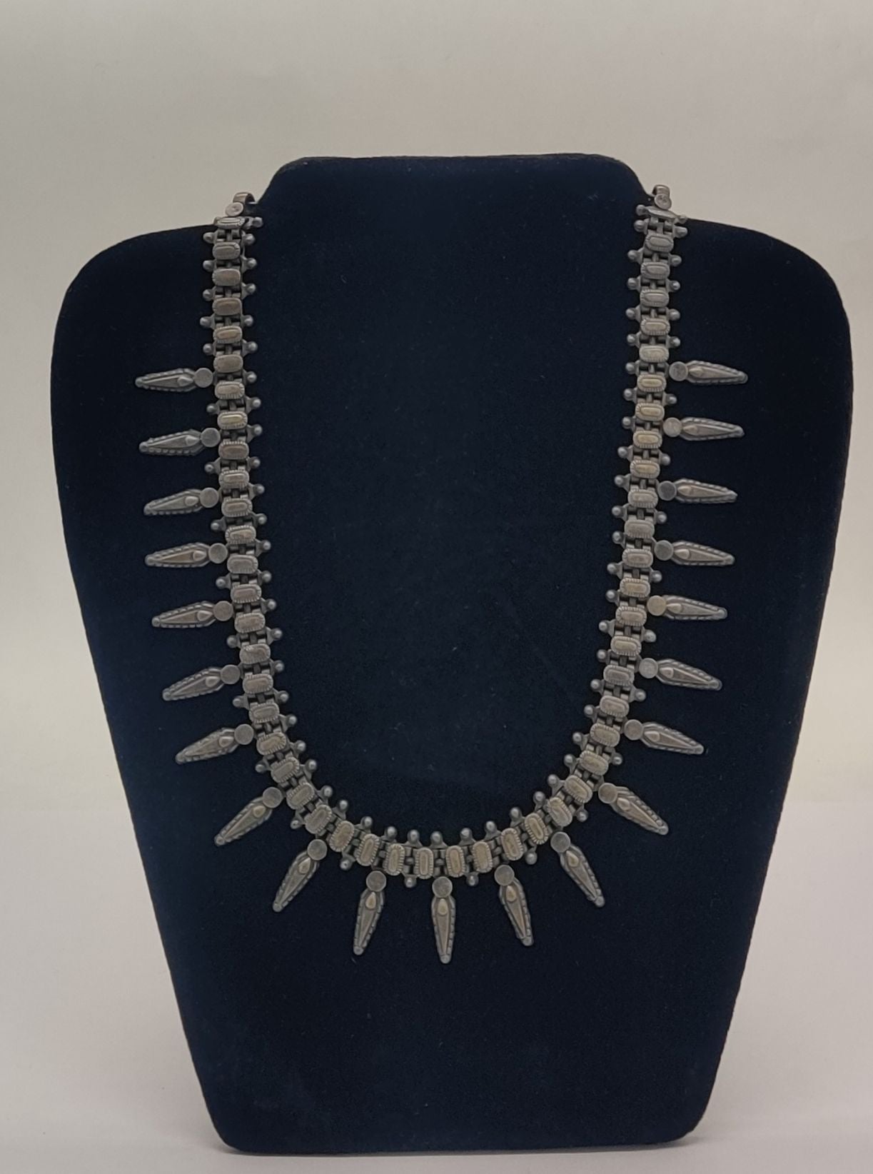 tribal leaf link oxidized silver necklace with rectangular links and leaf pendants