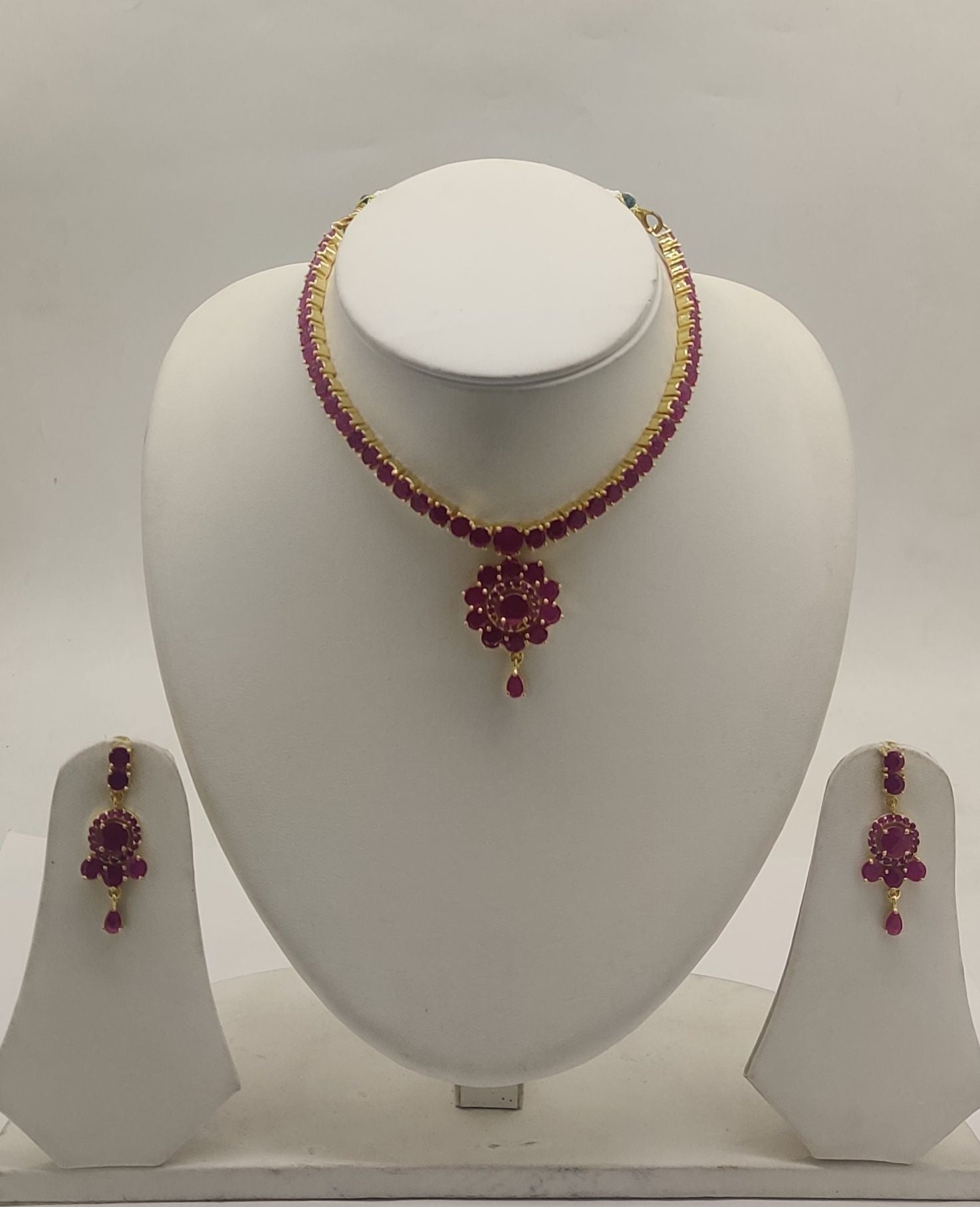 Necklace set