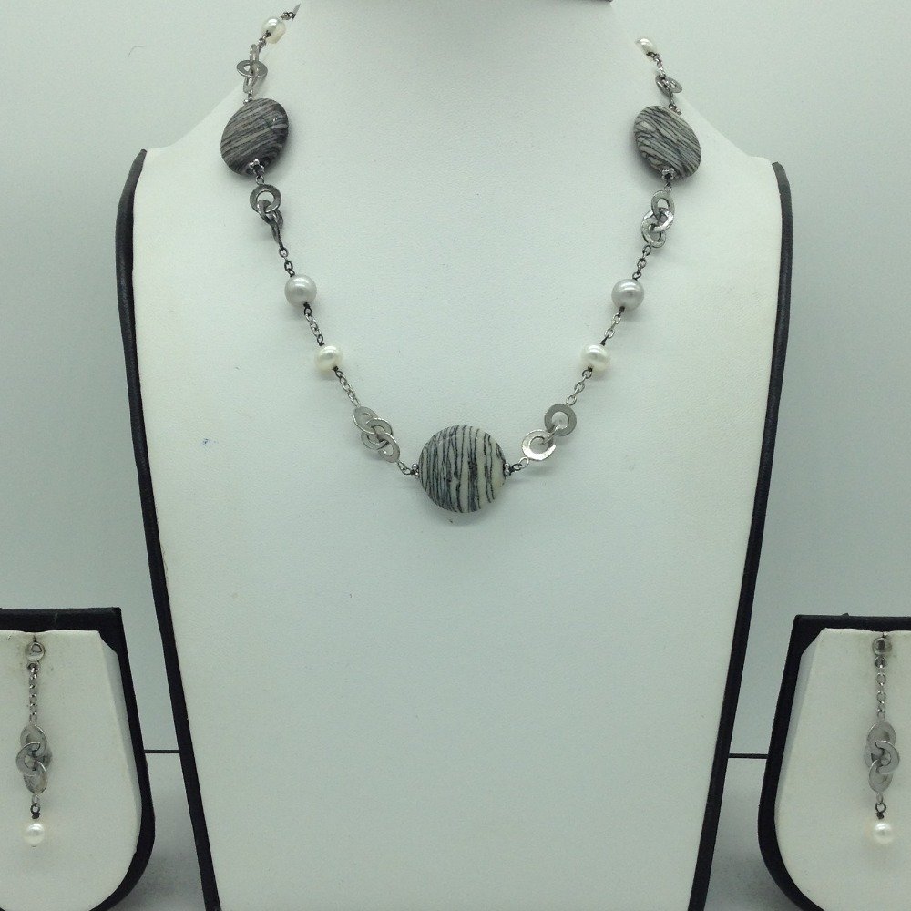Freshwater white pearls and semi chips silver necklace set jnc0071